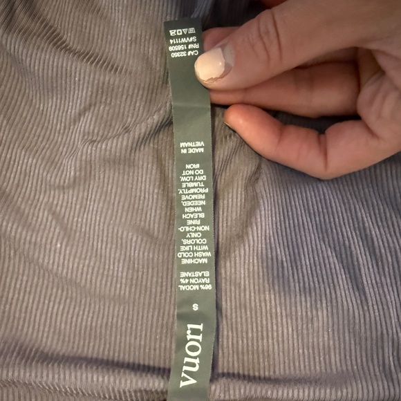 Vuori Women's Lavender Long Sleeve Crop Top - Picture 3 of 3